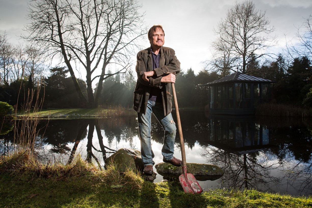 horst bartels, nordfrost eigentümer in seinem garten, für welt am sonntag 2015